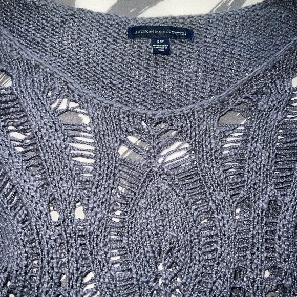 Unique Design Sweater - Picture 2 of 3